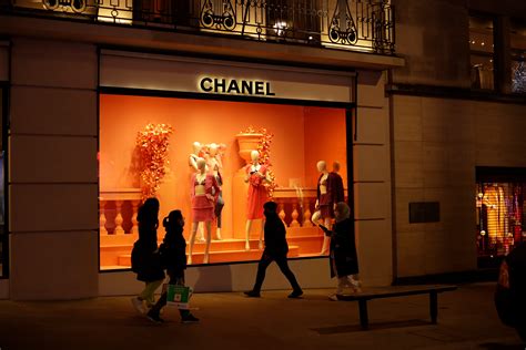 Ukraine war: Chanel restricts sales of goods to Russians abroad